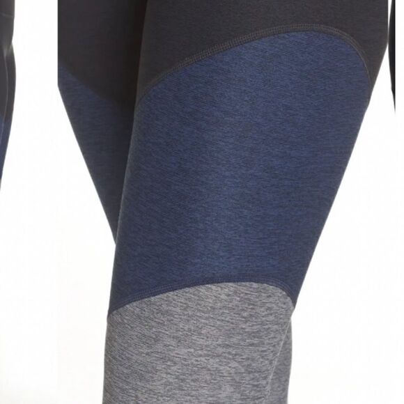 Outdoor Voices 7/8 Springs Leggings Charcoal/Navy/Graphite Size Medium - Picture 3 of 9
